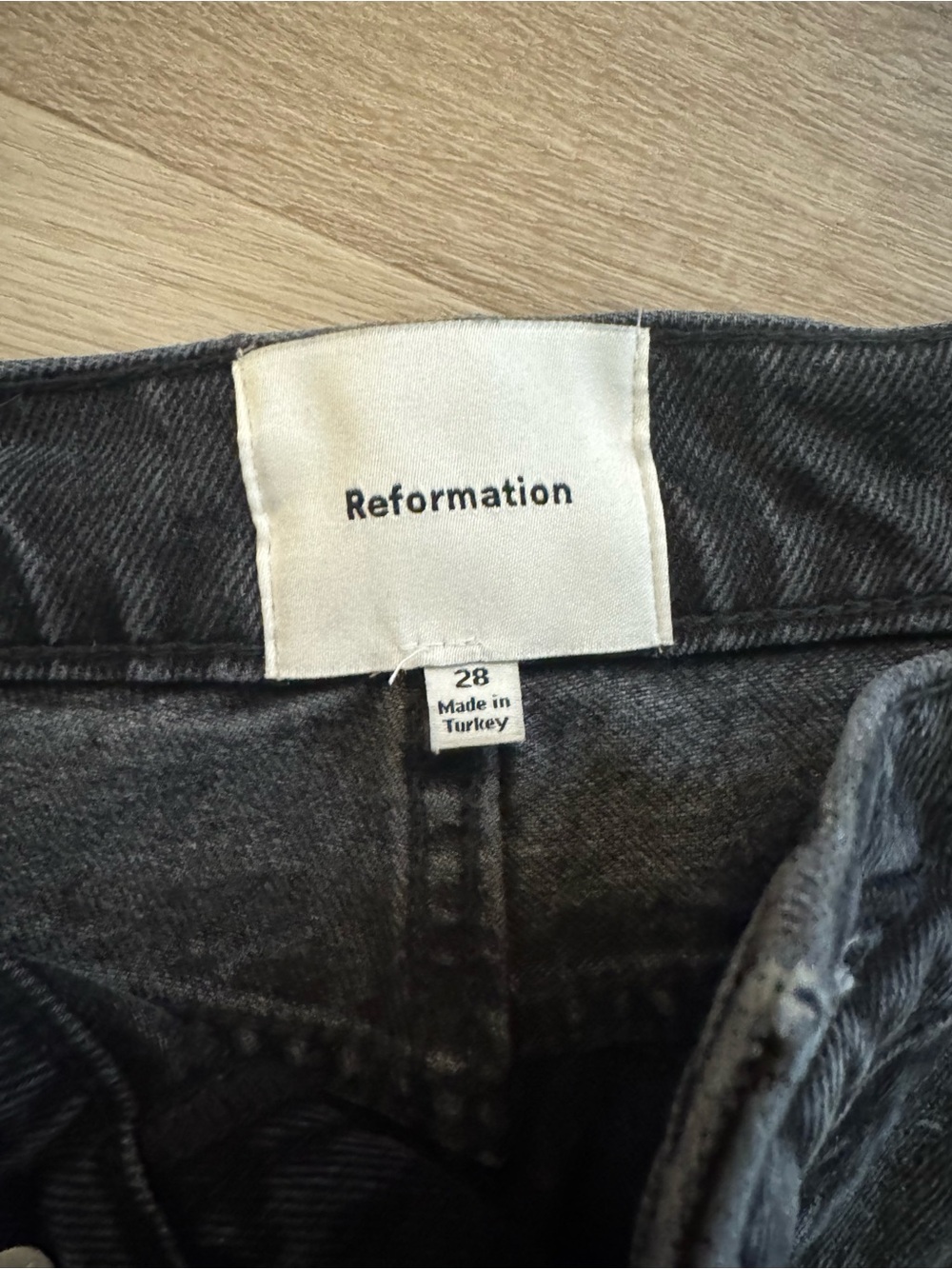 Reformation Cary Low Rise
Charcoal Black Jeans - Picture 2 of 4